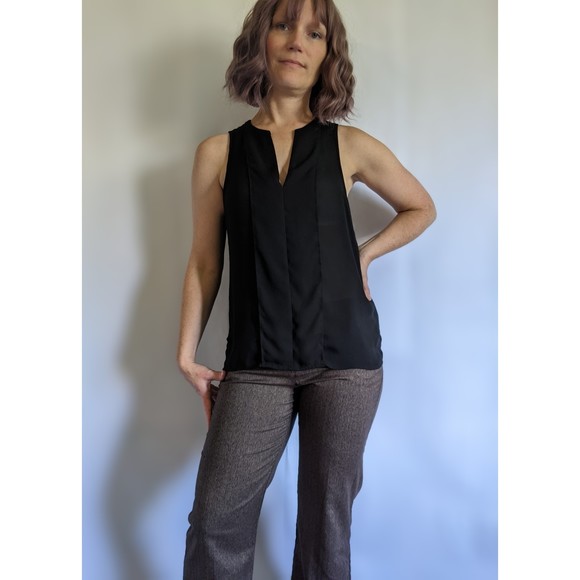 Maeve black sleeveless blouse, sz 4. Slouchy, tiered, high low, hook & eye front - Picture 3 of 12
